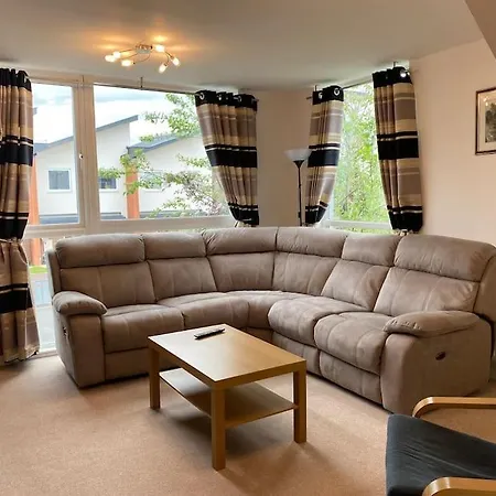 Comfortable 3-Storey House With Free Car Parking Manchester Exterior photo