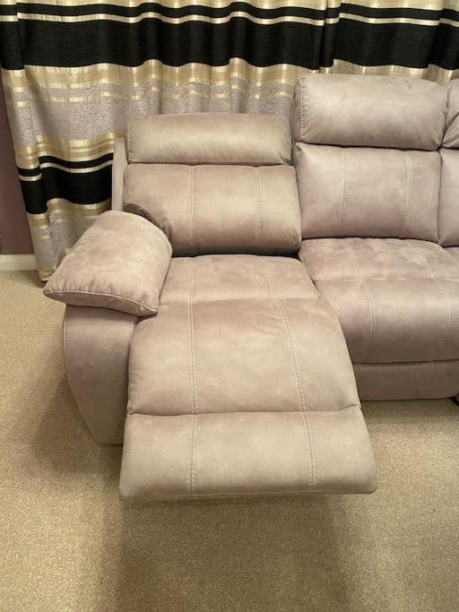 Holiday home Comfortable 3-storey House With Free Car Parking