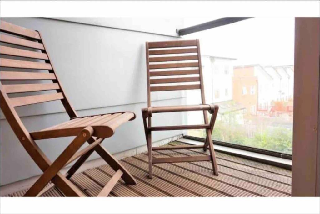 Comfortable 3-storey House With Free Car Parking Holiday home Manchester