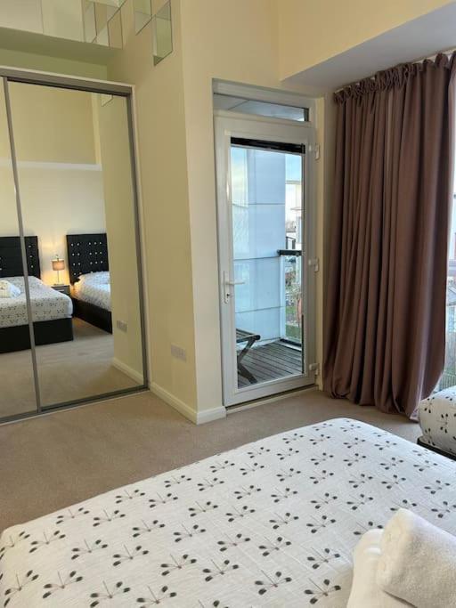 Comfortable 3-storey House With Free Car Parking * Manchester