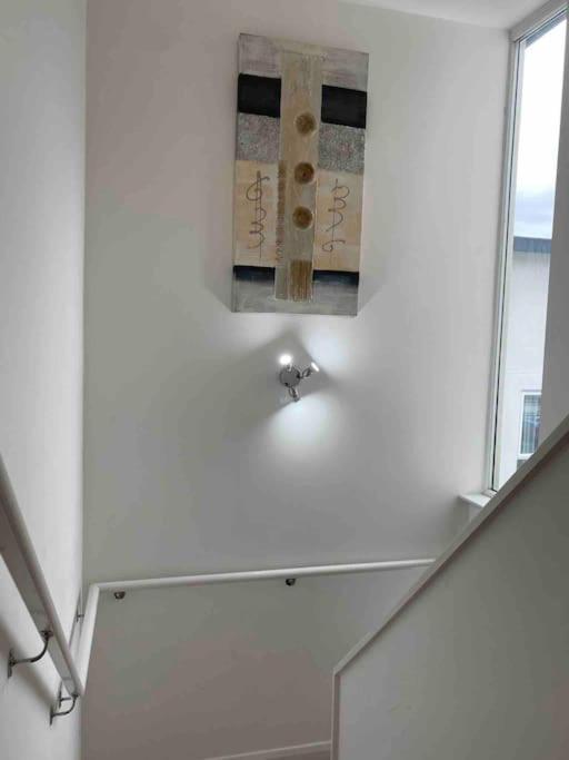 Comfortable 3-storey House With Free Car Parking Holiday home *